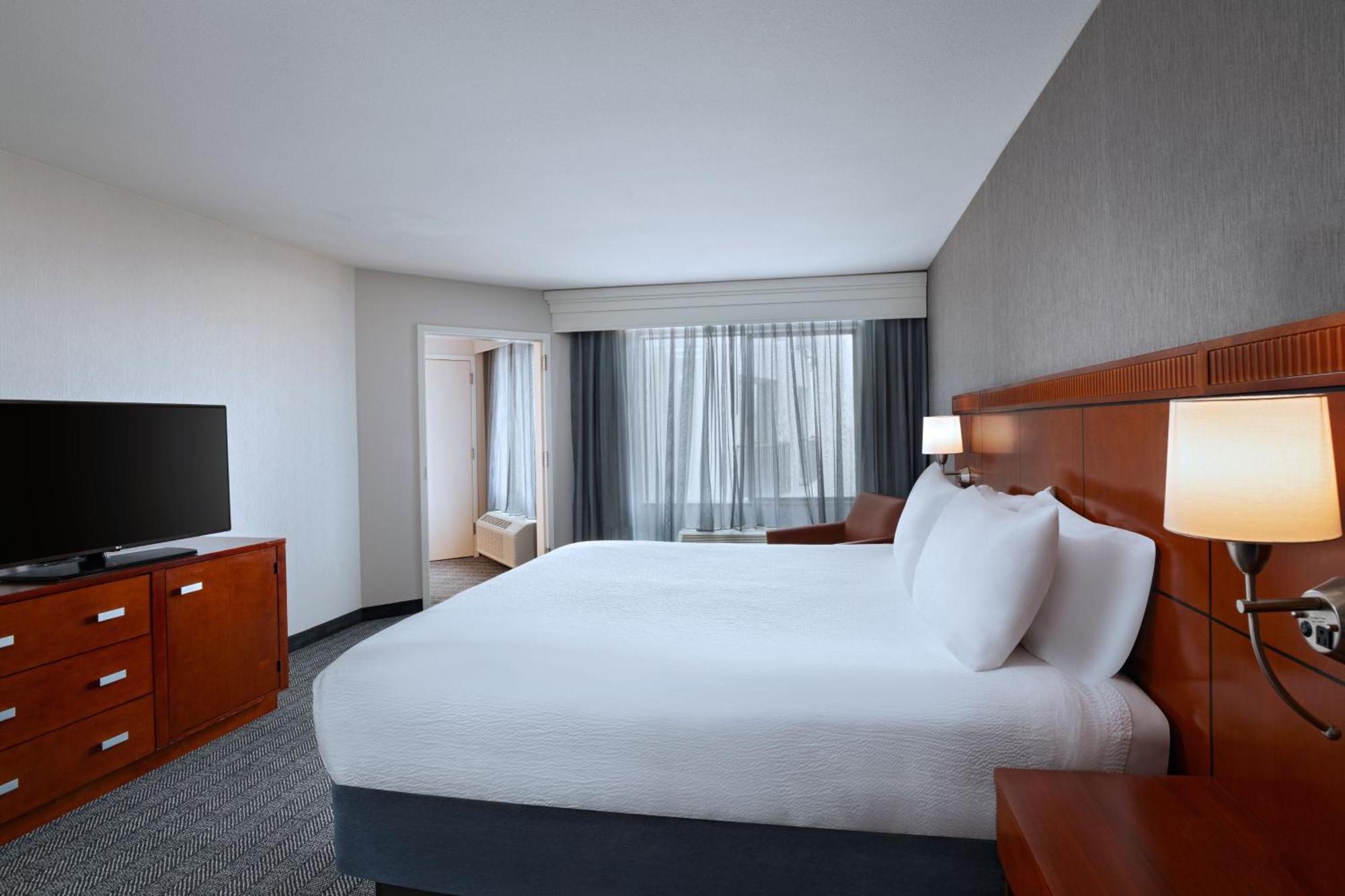 Courtyard By Marriott Boise West/Meridian Room photo